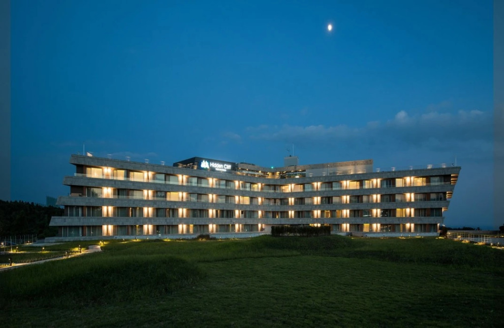 Hidden Cliff Hotel and Nature