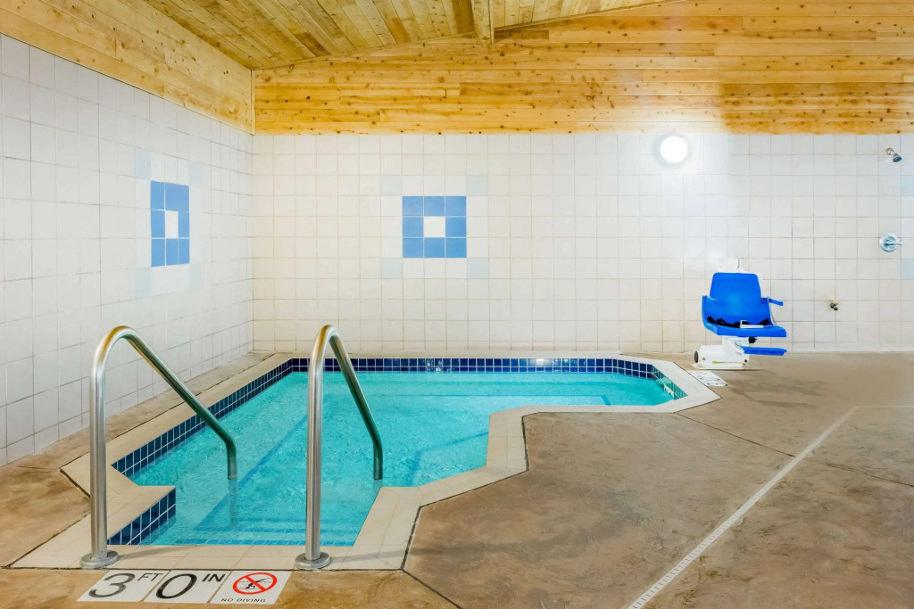 Super 8 by Wyndham Monroe WI