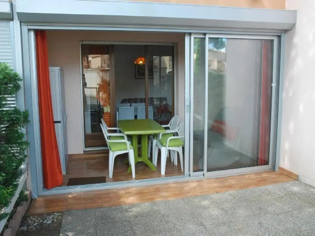 Joli T2 Rez-de-Jardin Avec Piscine et Parking - FR-1-607-110