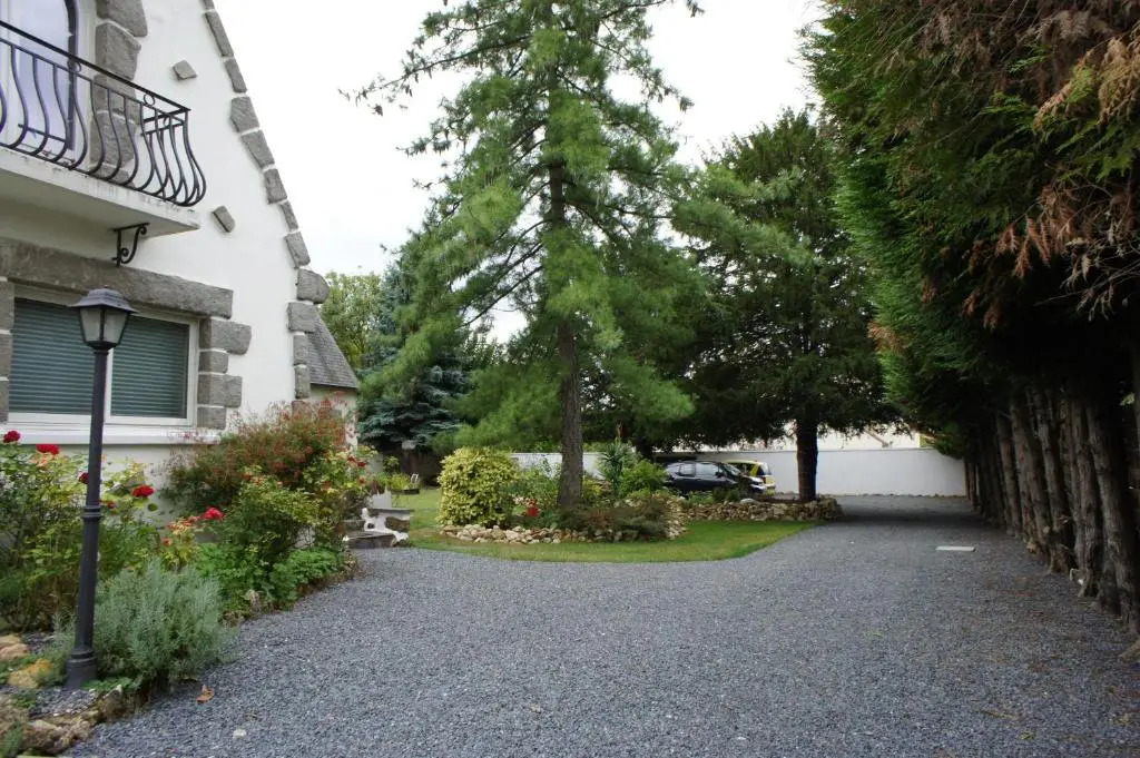 Bed & Breakfast Crosne Plazza & Spa