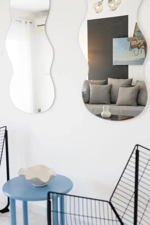 Kotzia 25 in Alimos With 3 Bedrooms and 1 Bathrooms