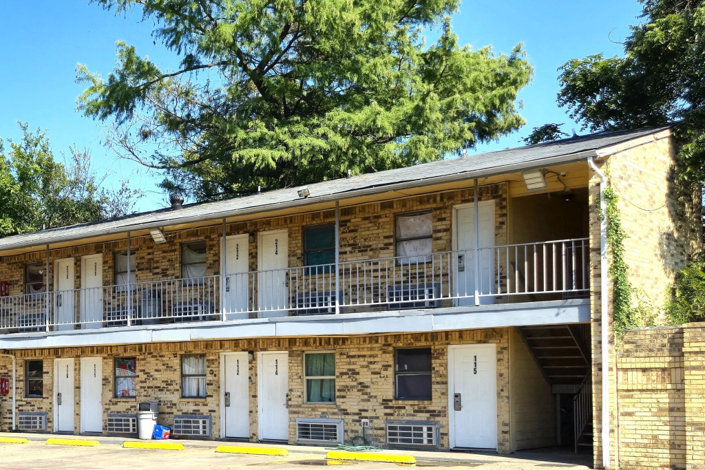 Mi Amor Inn & Suites By Hotel O Dallas Tx Hwy 352