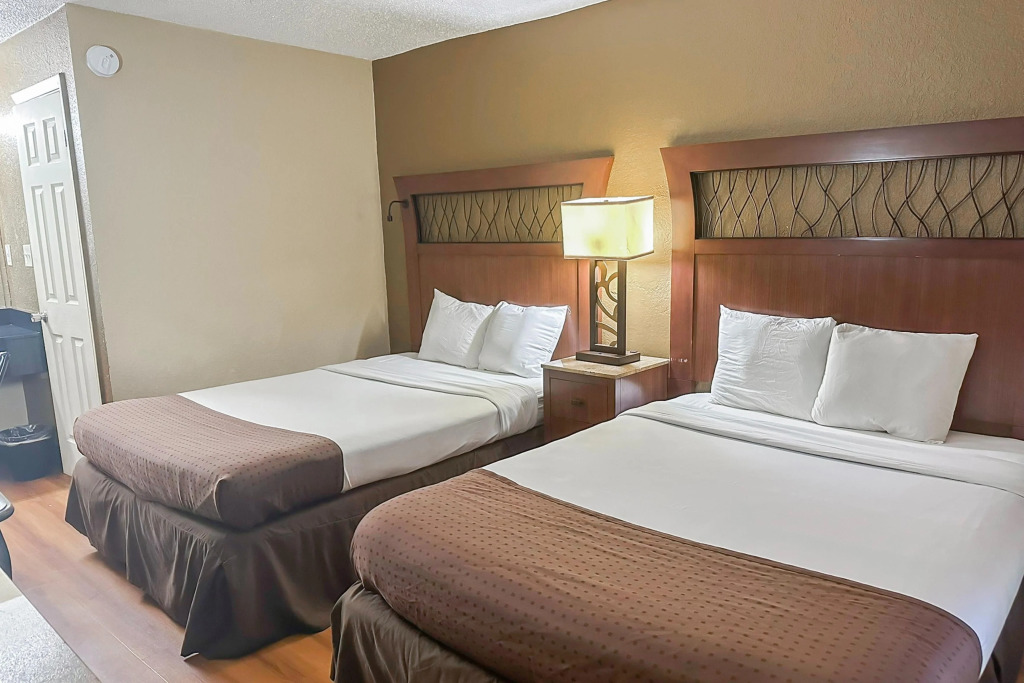 OYO Hotel Mobile, AL I-65 at Airport Blvd