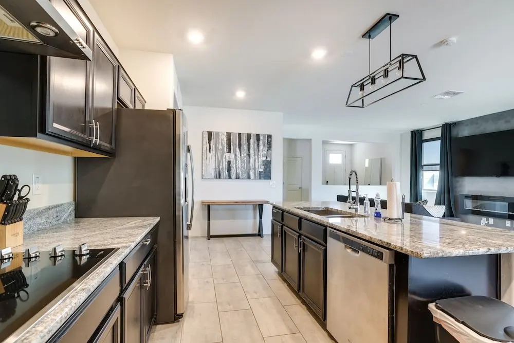 Sunny Arizona Escape w/ Patio, Grill & Fireplace!