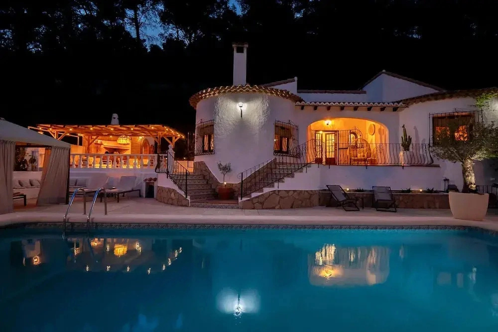 Villa Vista in Alcalali with swimmingpool and view