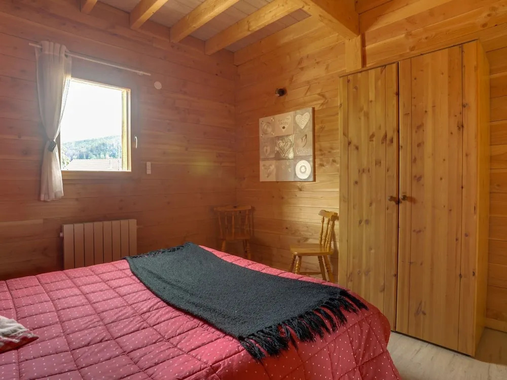 Brand-new Wooden Chalet Offering Vast Views, 800m From Gérardmer and Close to the Pistes