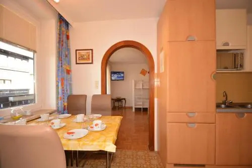 LOW BUDGET Apartment Areit Lozano by Apartments Ged