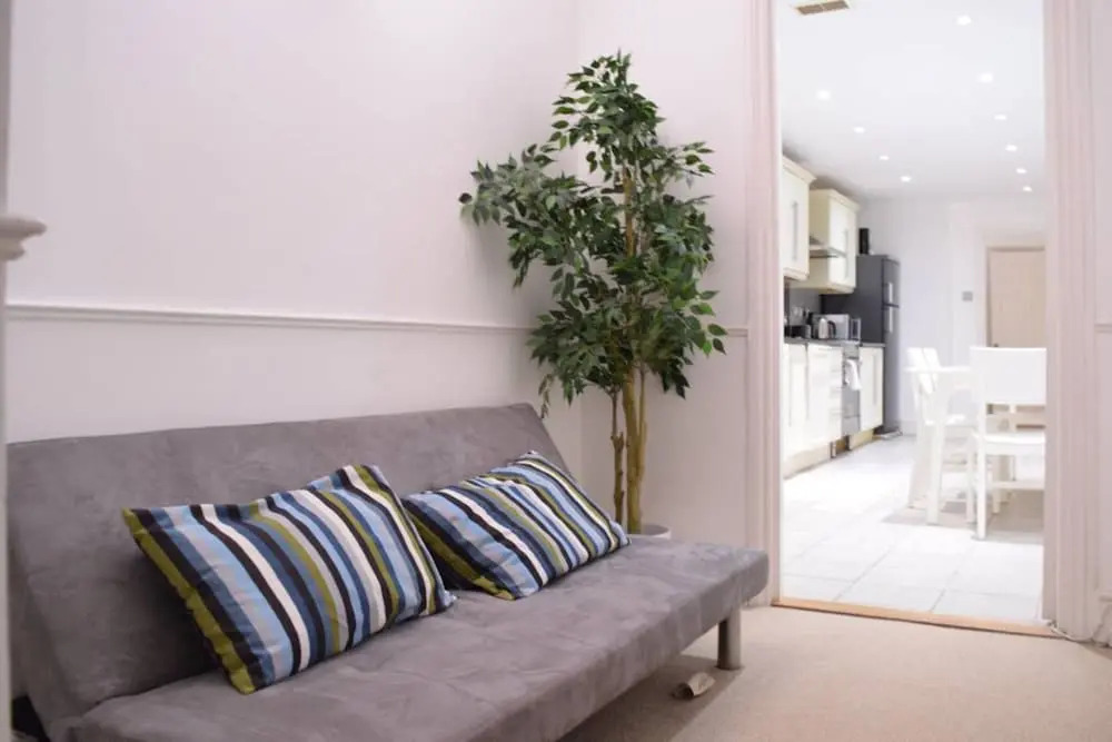 Kensington 1 Bedroom Flat With Terrace