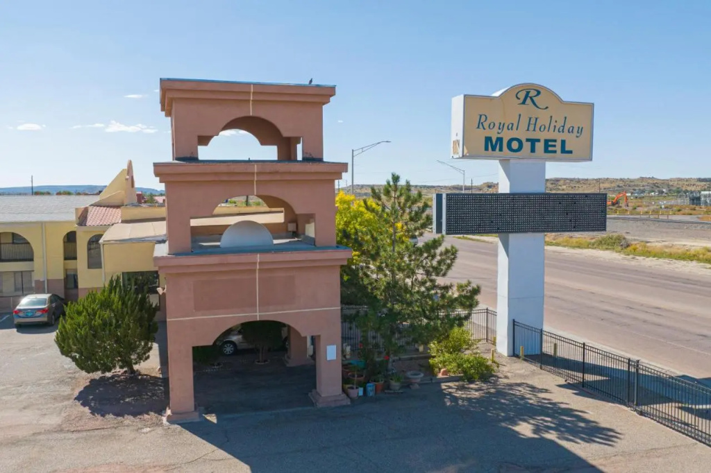 Royal Holiday Motel By Belvilla Gallup I-40