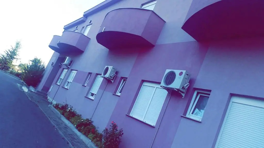 Motel Aura