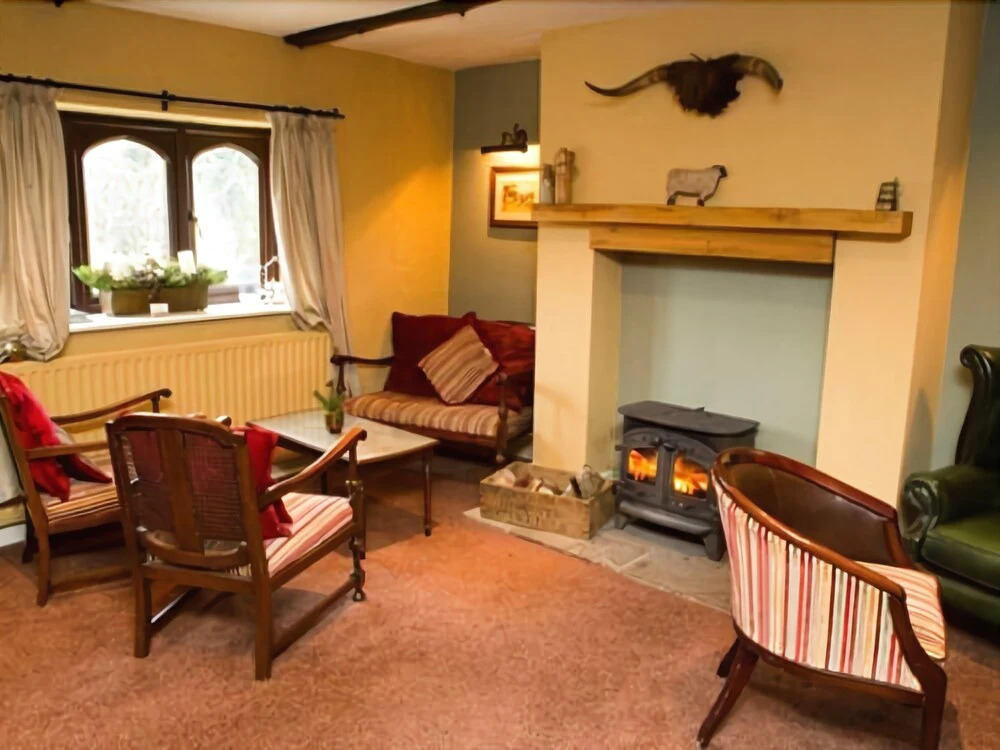 The Golden Fleece Inn