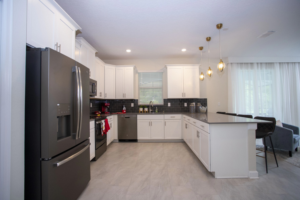 Super luxury home with cinema and game room near Disney