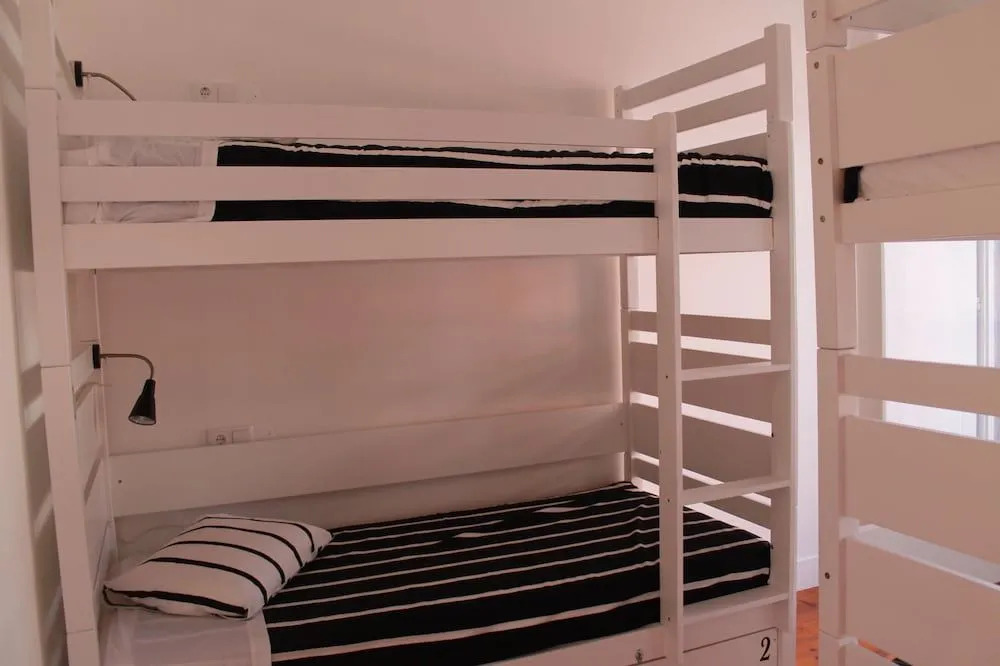 Surf in Chiado Hostel