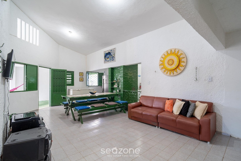 House w. 5-br and Pool 200m From the Beach Fpl0228