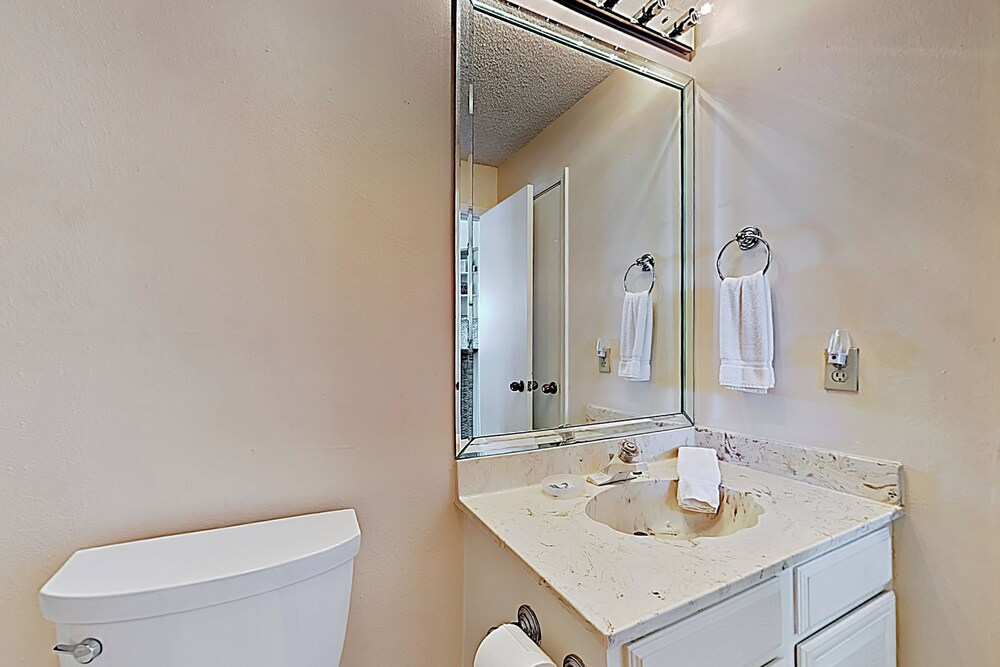 Shorefront Corner PH, 3br: Suntide III - Unit 1201
