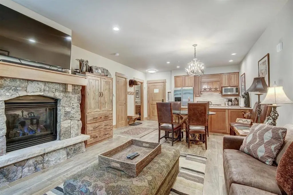Premier 1 Bedroom Ski In, Ski Out Lone Eagle Condo With The Best Access To Skiing In Keystone