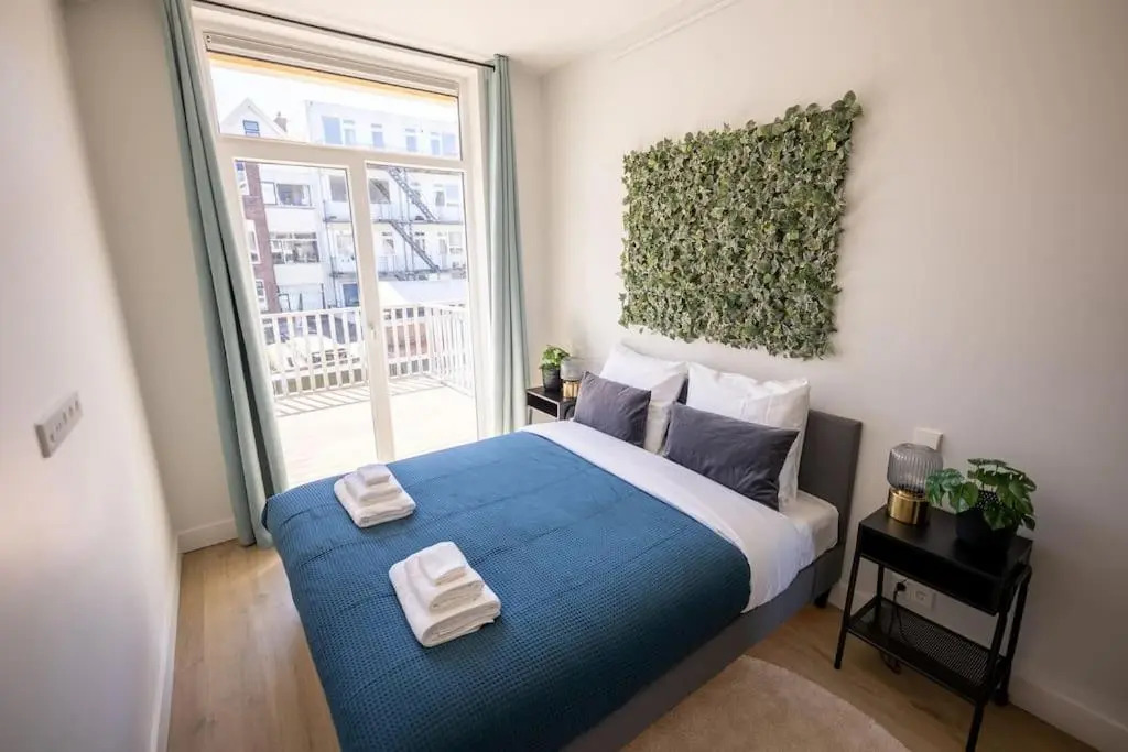 Brilliant 1 Bedroom Serviced Apartment 52m2 -NB304B-