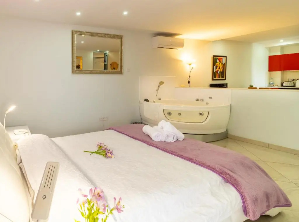 Mesogios House Suites