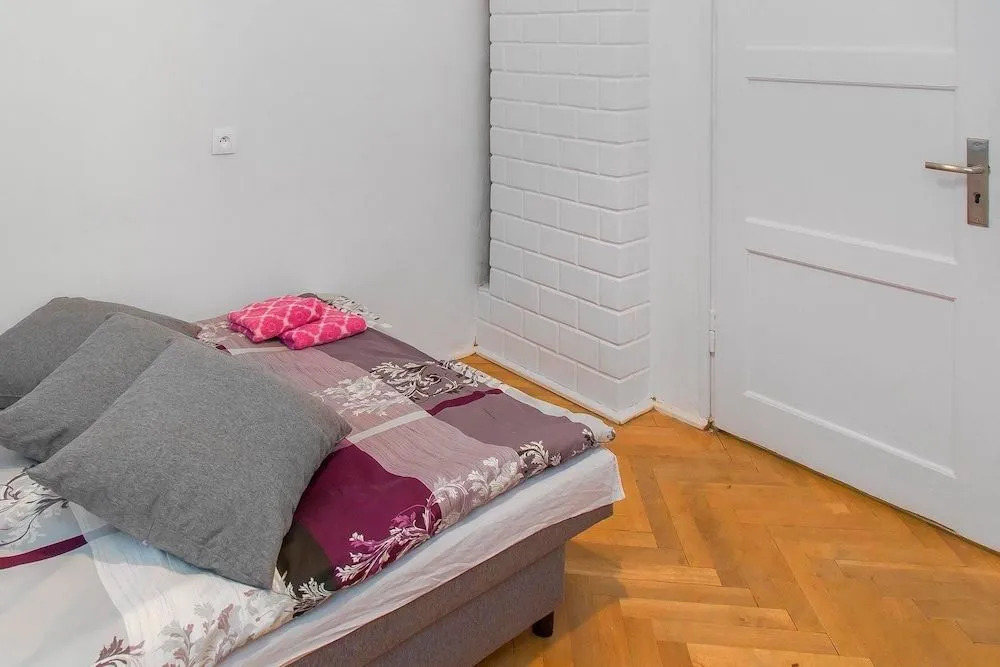 Metro Centrum Guest Rooms