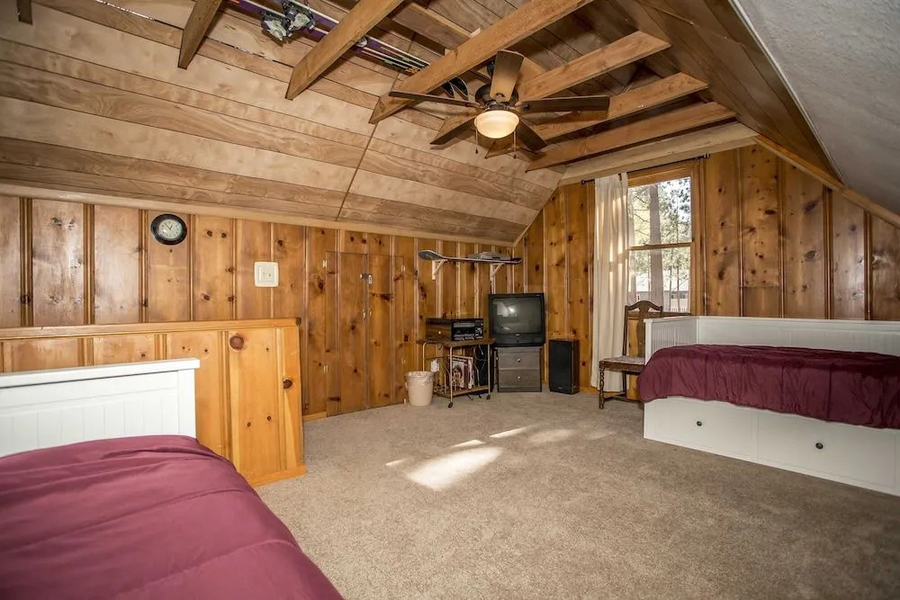 Mountain Air - 3 Br home by RedAwning