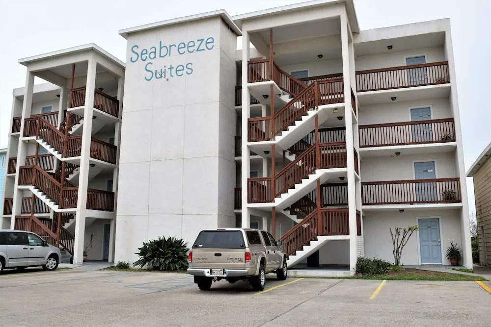 141 Sea Breeze - One Bedroom Condo