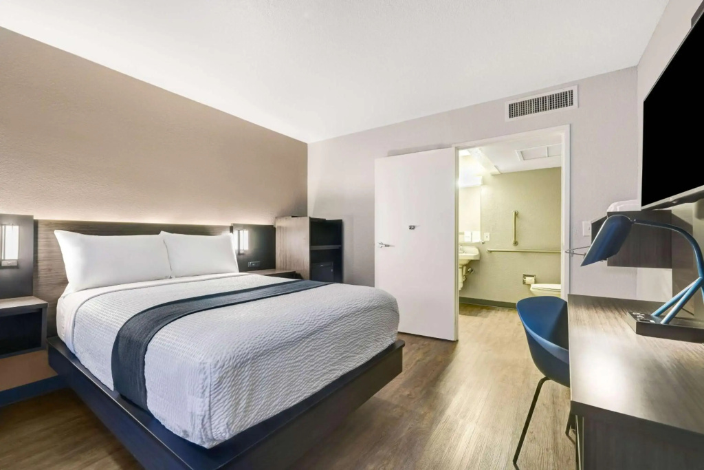Motel 6-Issaquah, WA - Seattle - East