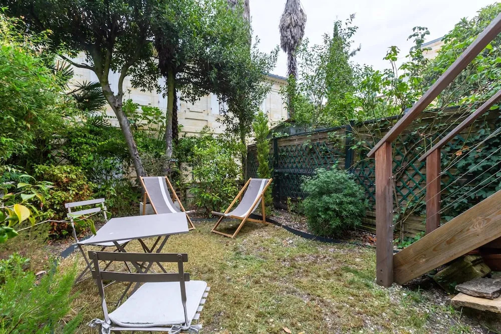 Bright 3BR Apartment With Garden in Gambetta