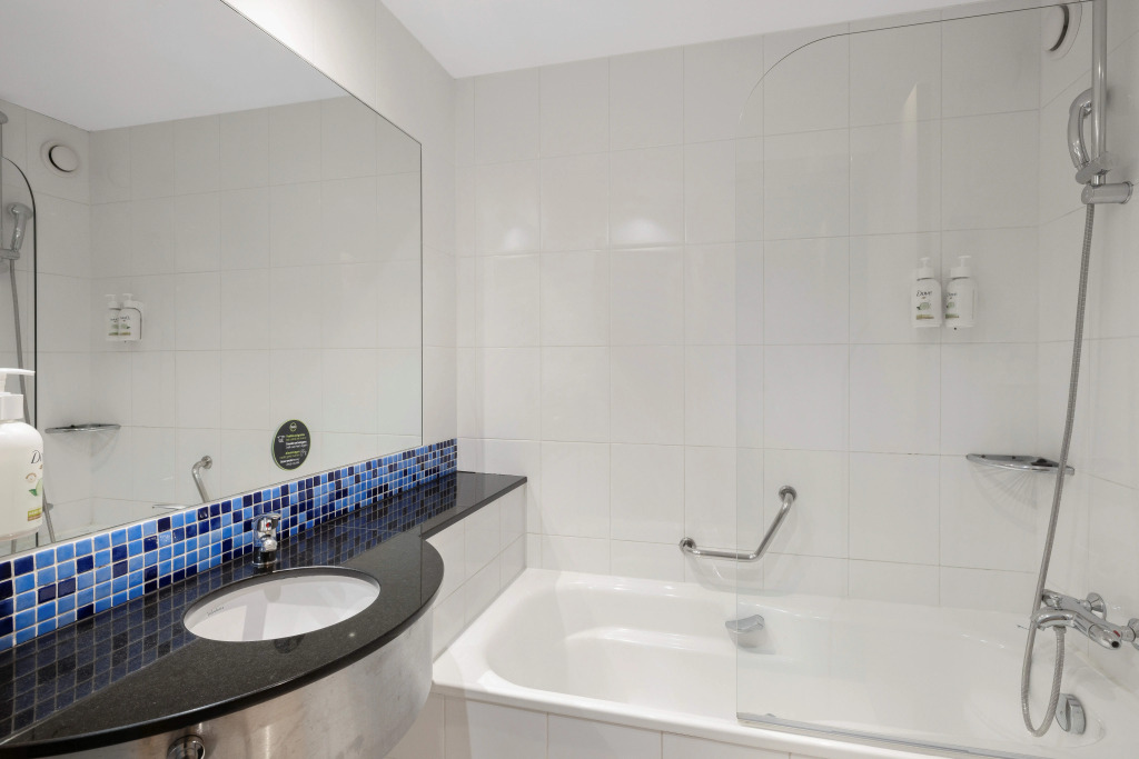 B&B HOTEL Girona 3