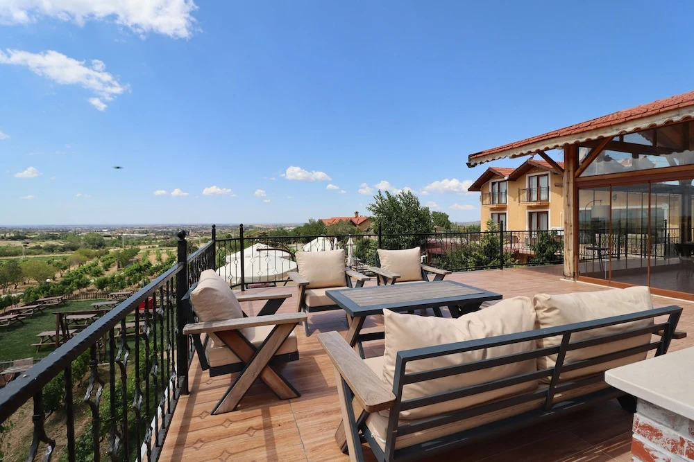 Dessera Vineyards Hotel