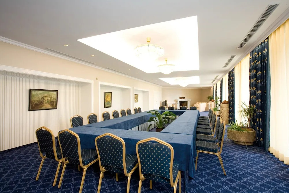 Imperial Hotel, Riviera Holiday Club