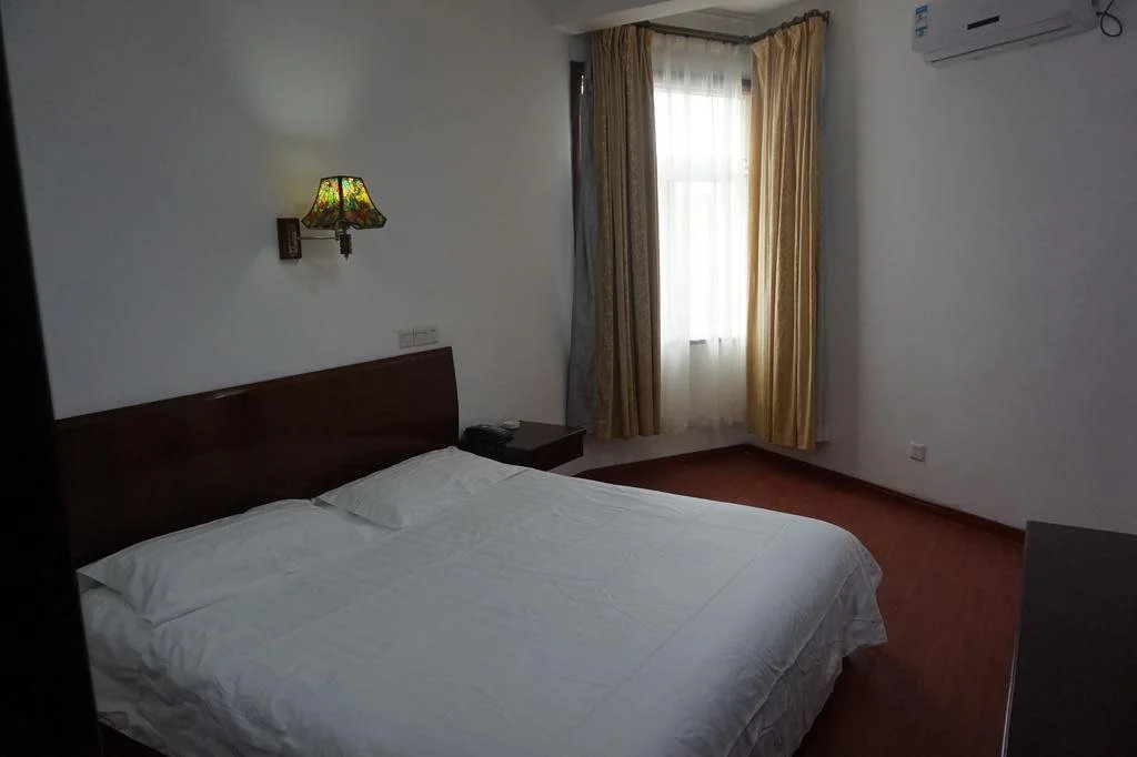 Shanghai Junhang Holiday Hotel