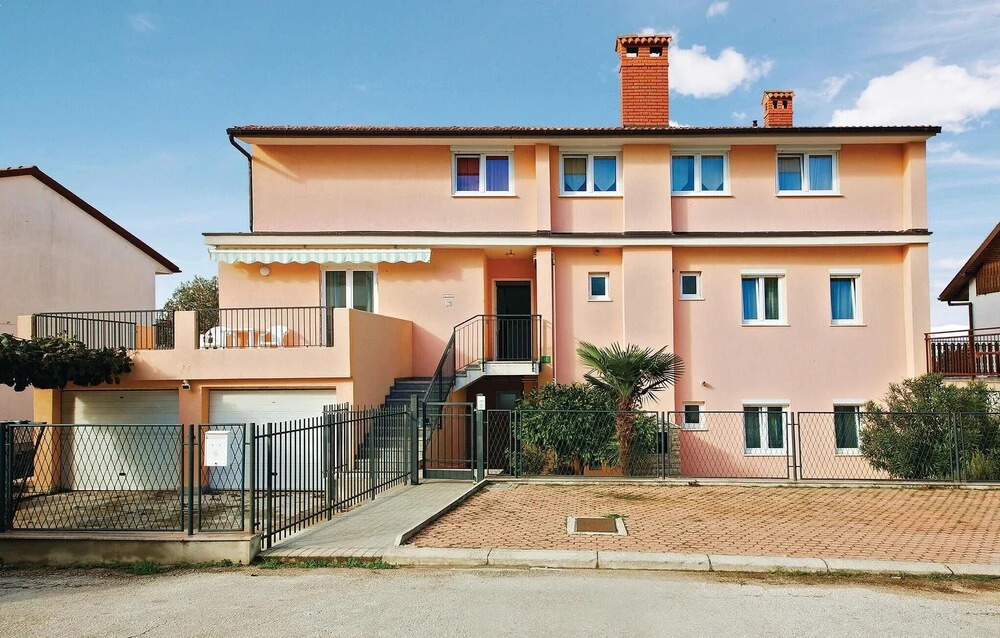 Amazing Apartment in Pula With Outdoor Swimming Pool, Wifi and 3 Bedrooms