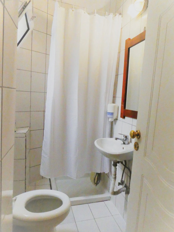 Fivos Hotel - Hostel