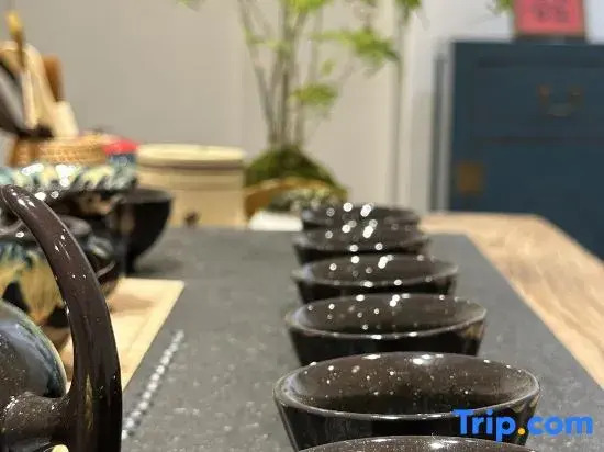 Yifangyan · Zen Light Luxury Homestay (Fenghuang Ancient Town Hongqiao)
