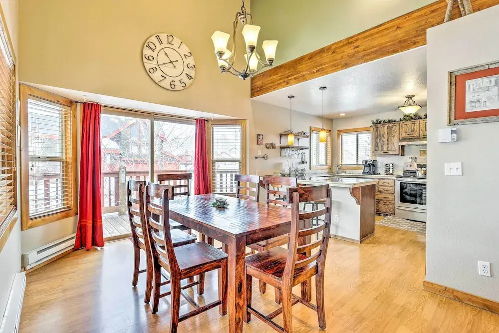 Silverthorne Ski Base w/ Mtn Views: Walk to Trails
