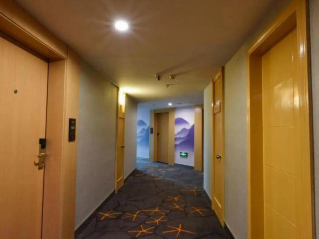 Kaili New Century Hotel (Grand Cross of International Trade Shopping Center)