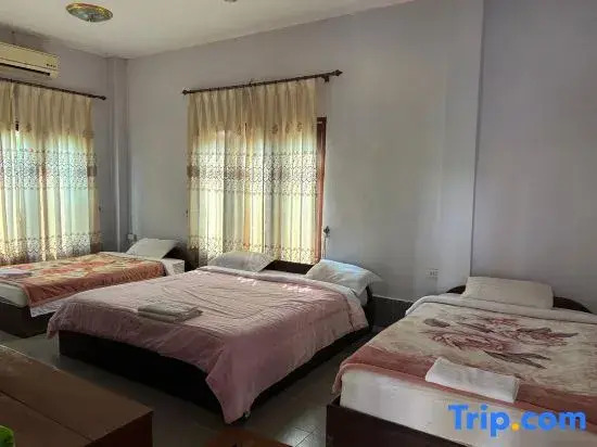 Khamphoumy Guesthouse