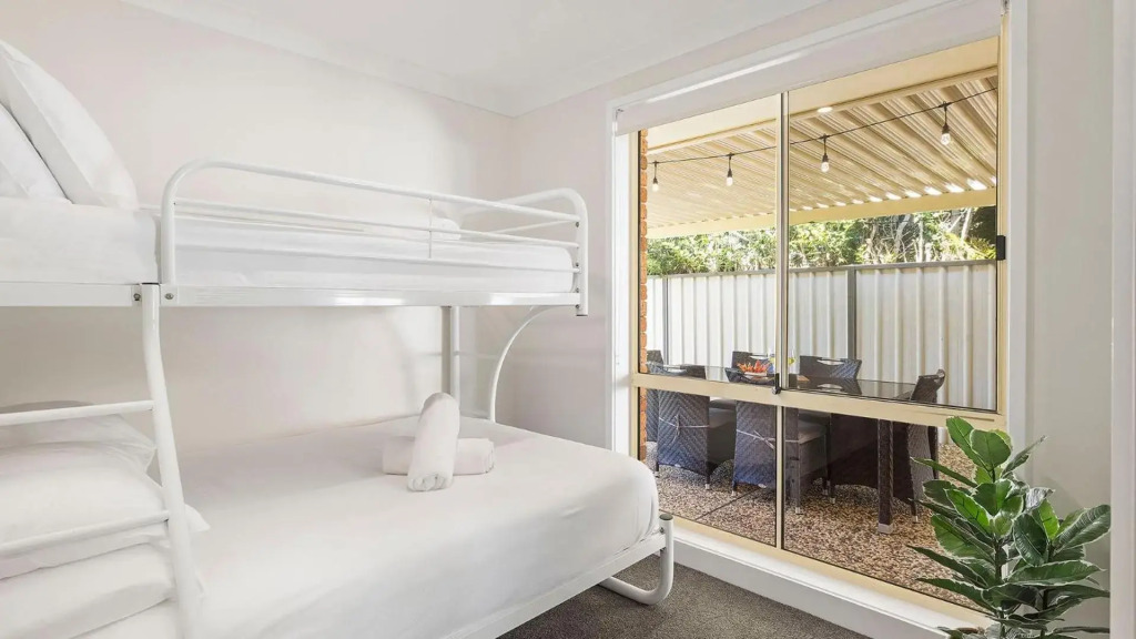 Whitesands Hideaway - STAY three PAY two