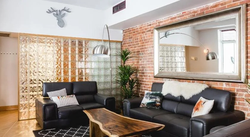 MTLVacationRentals - The City Chalet