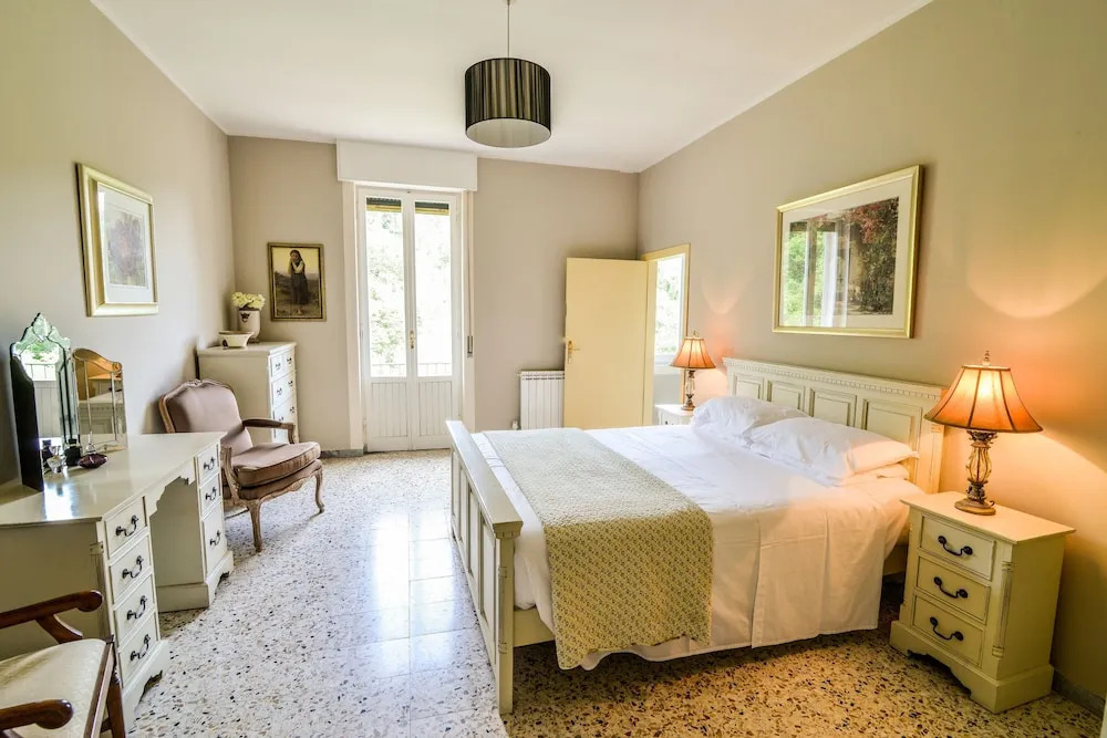 Villa Ariola