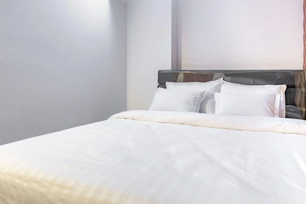 RedDoorz near Manhattan Times Square Medan 2