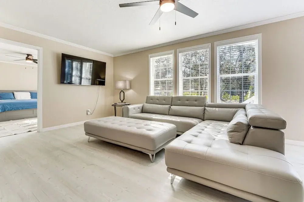 7 Mi to Disney: Pet-friendly Home w/ Yard