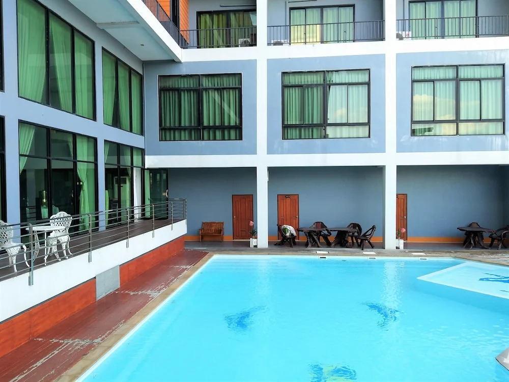 Aromdee Resort