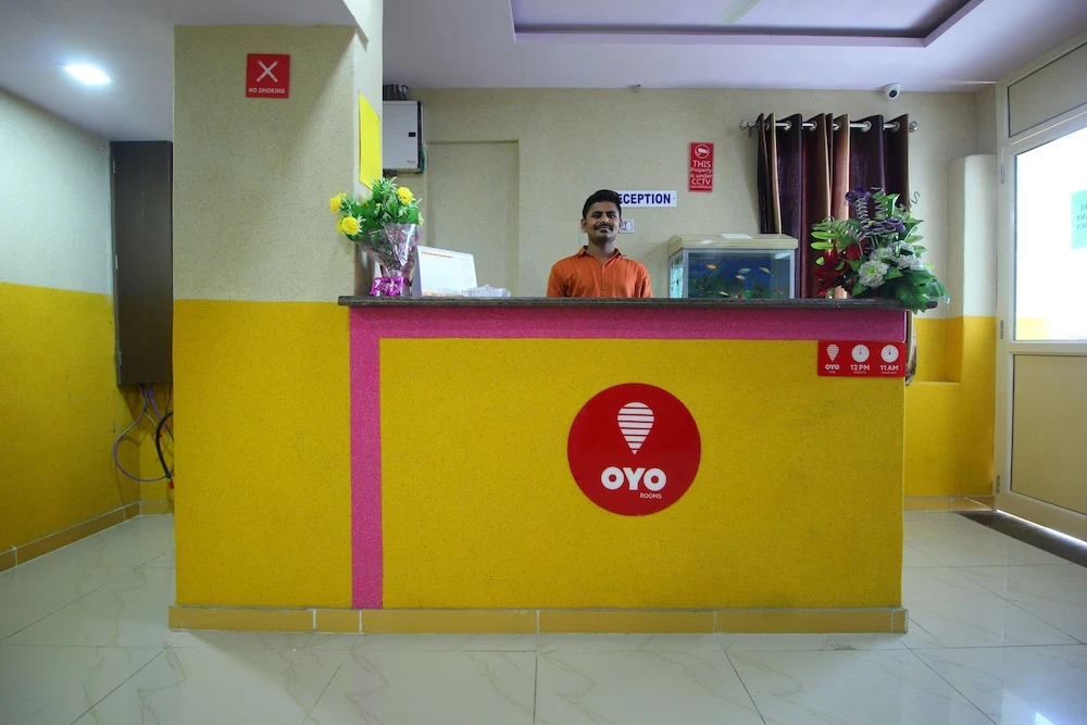OYO 8692 Hotel Vibrant Regency