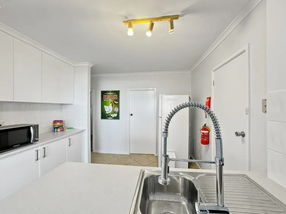Oceanfront 4-bed Haven With BBQ & Alfresco Dining