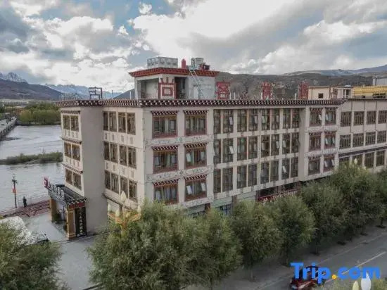 Thank Inn Premium (Baita Park Scenic Area | Gesar King City Scenic Area)