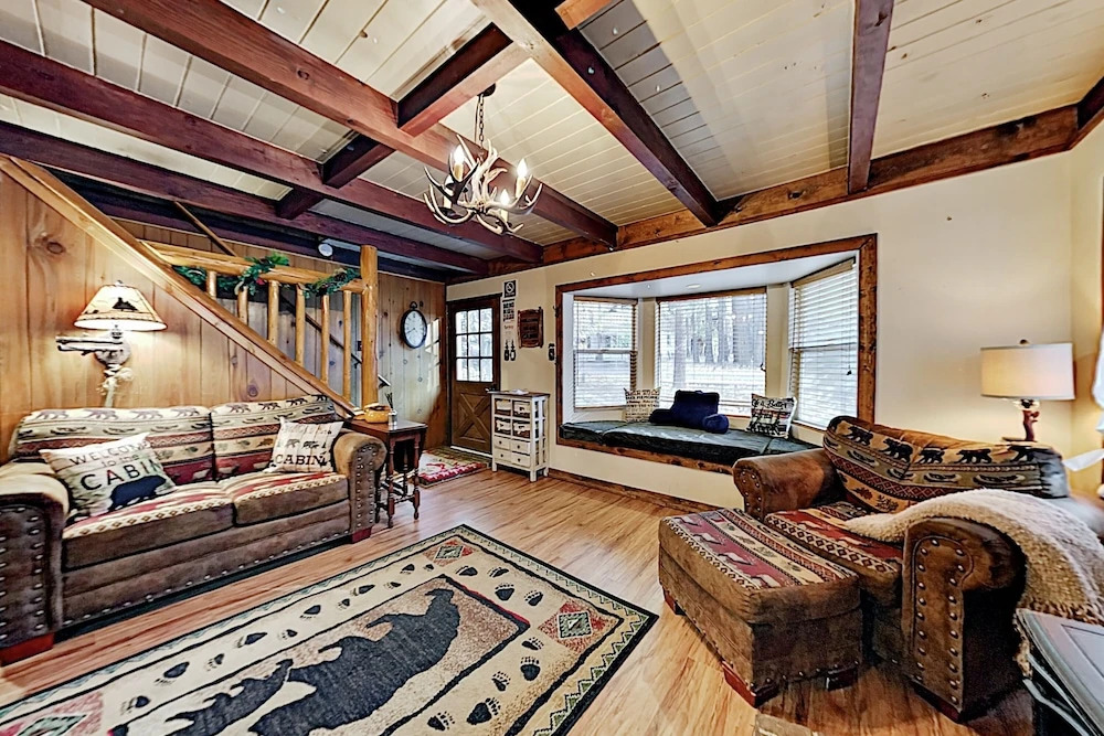 New Listing! Alpine W/ Private Hot Tub 2 Bedroom Cabin