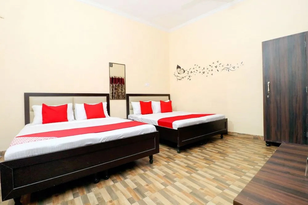 Oyo 39626 Rj Royal Guest House
