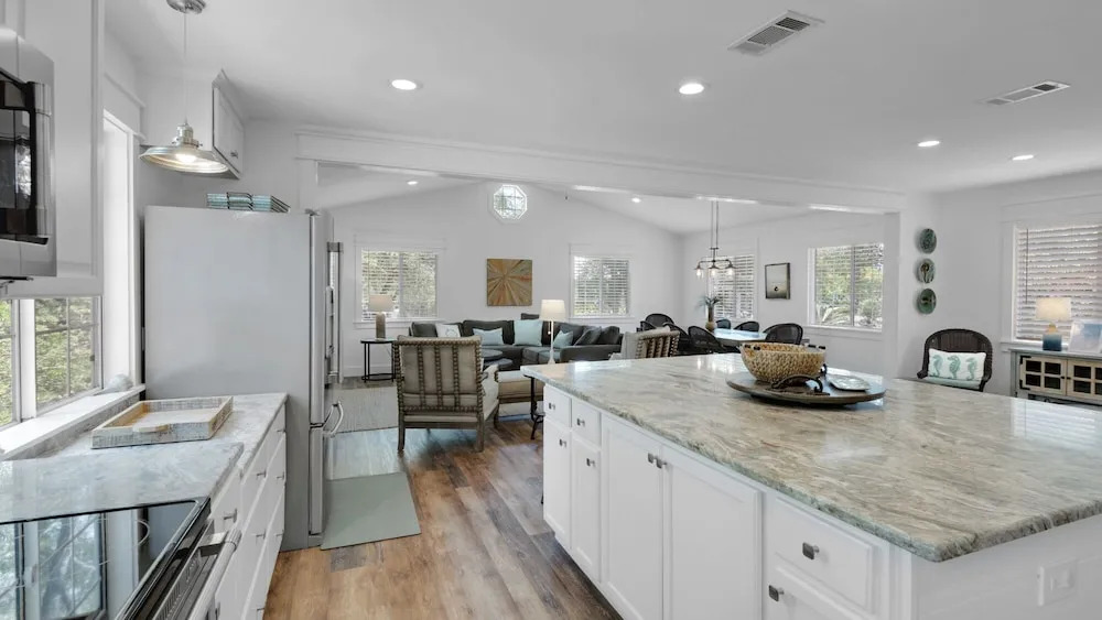 5 Minutes to the Beach; Old Florida Charm + Modern Upgrades