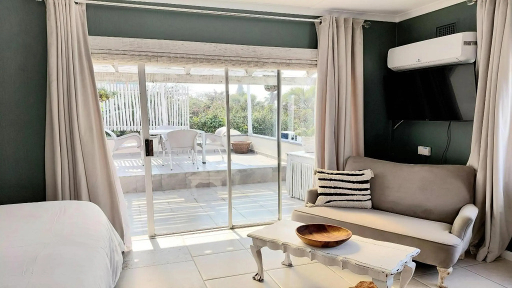 Villa Roc Guesthouse - Pet Friendly
